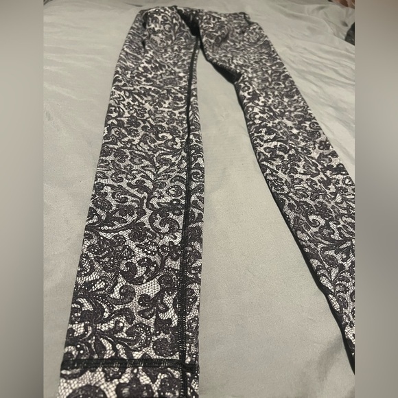 Lululemon Wunder Under Pant (Hi-Rise) - Picture 9 of 9